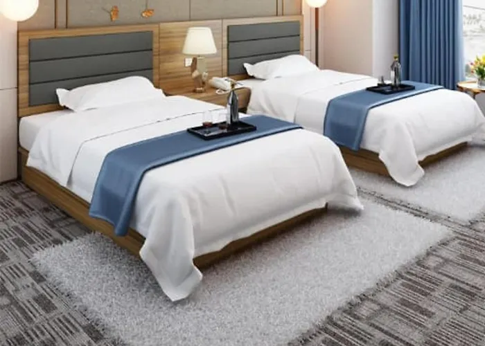 Up Town Hotel